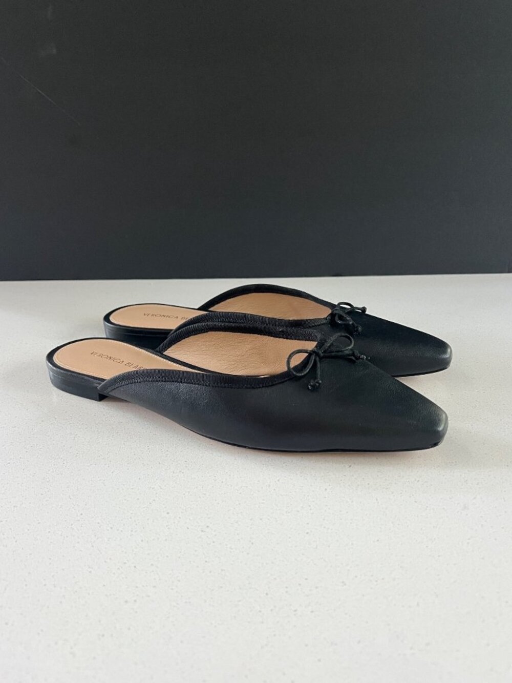 VERONICA BEARD Catherine BLACK Leather Mules SLIDES FLAT SIZE 8 - Picture 2 of 7